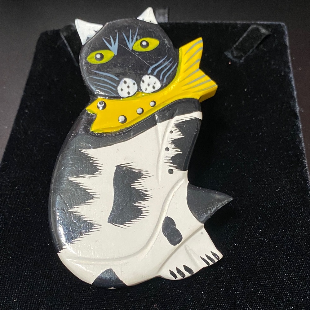 Vintage Black and White wooden Cat scarf ring clip